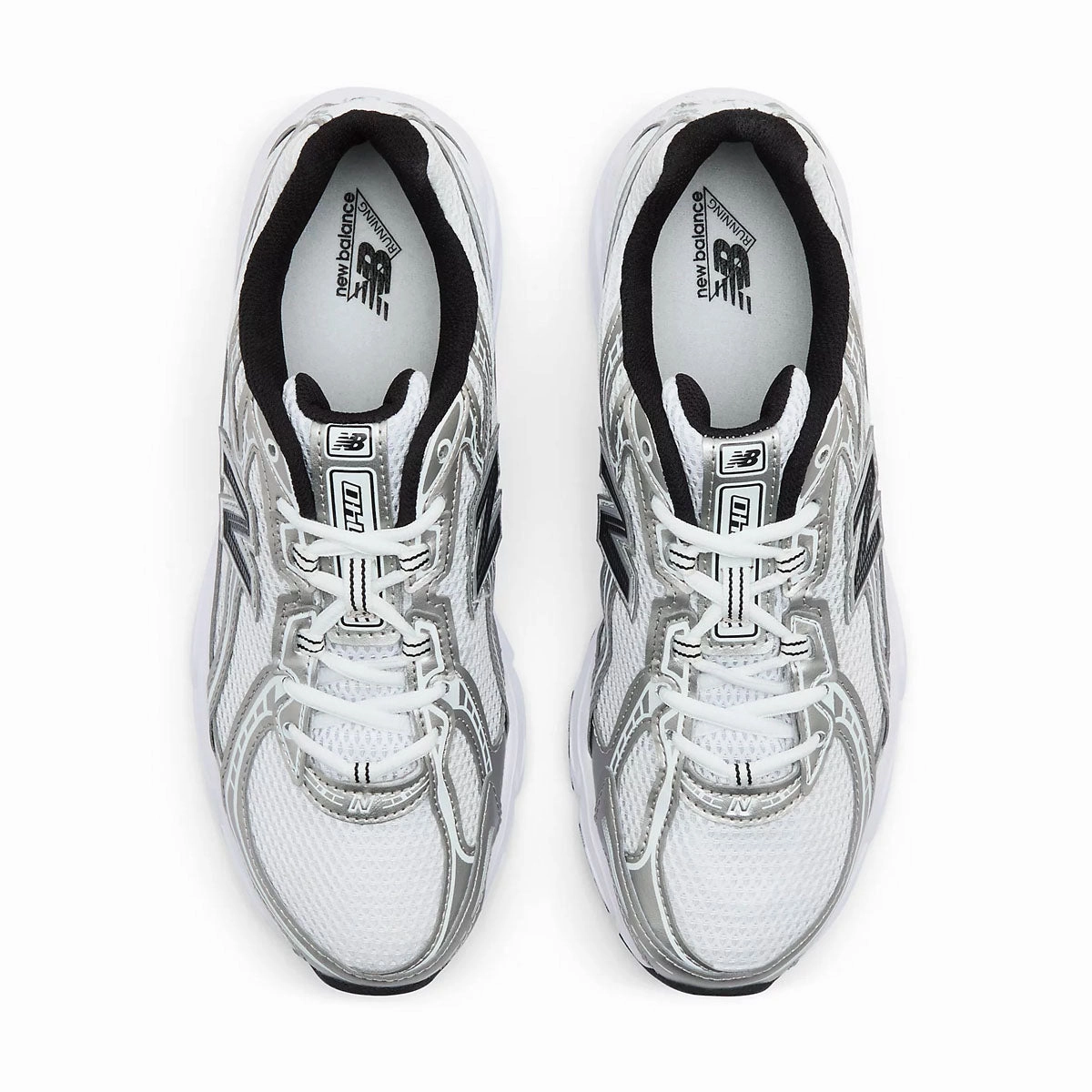 740 'White Silver Metallic'