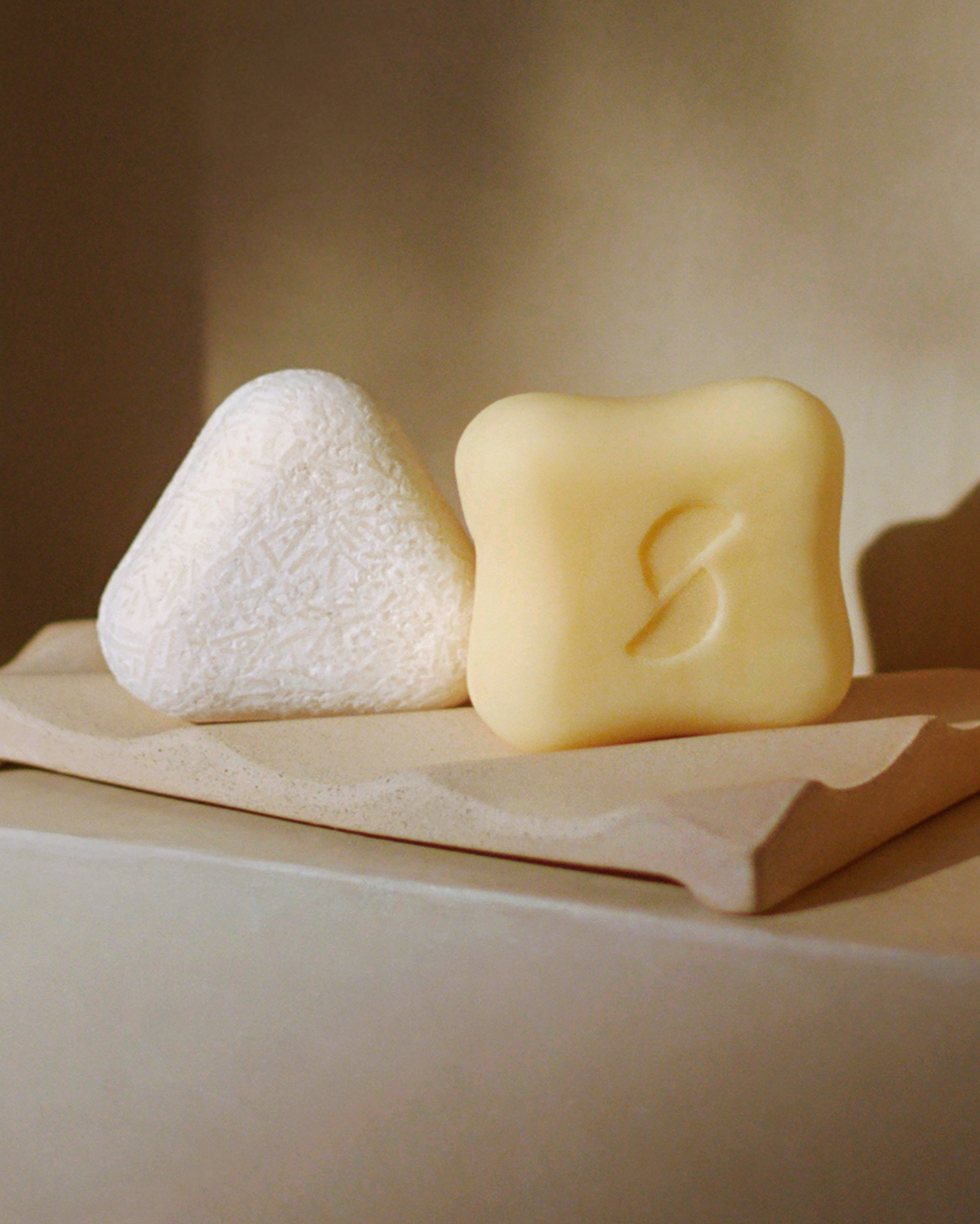 Hydrating Repair Shampoo Bar for Dry. Damaged Hair & Light Frizz