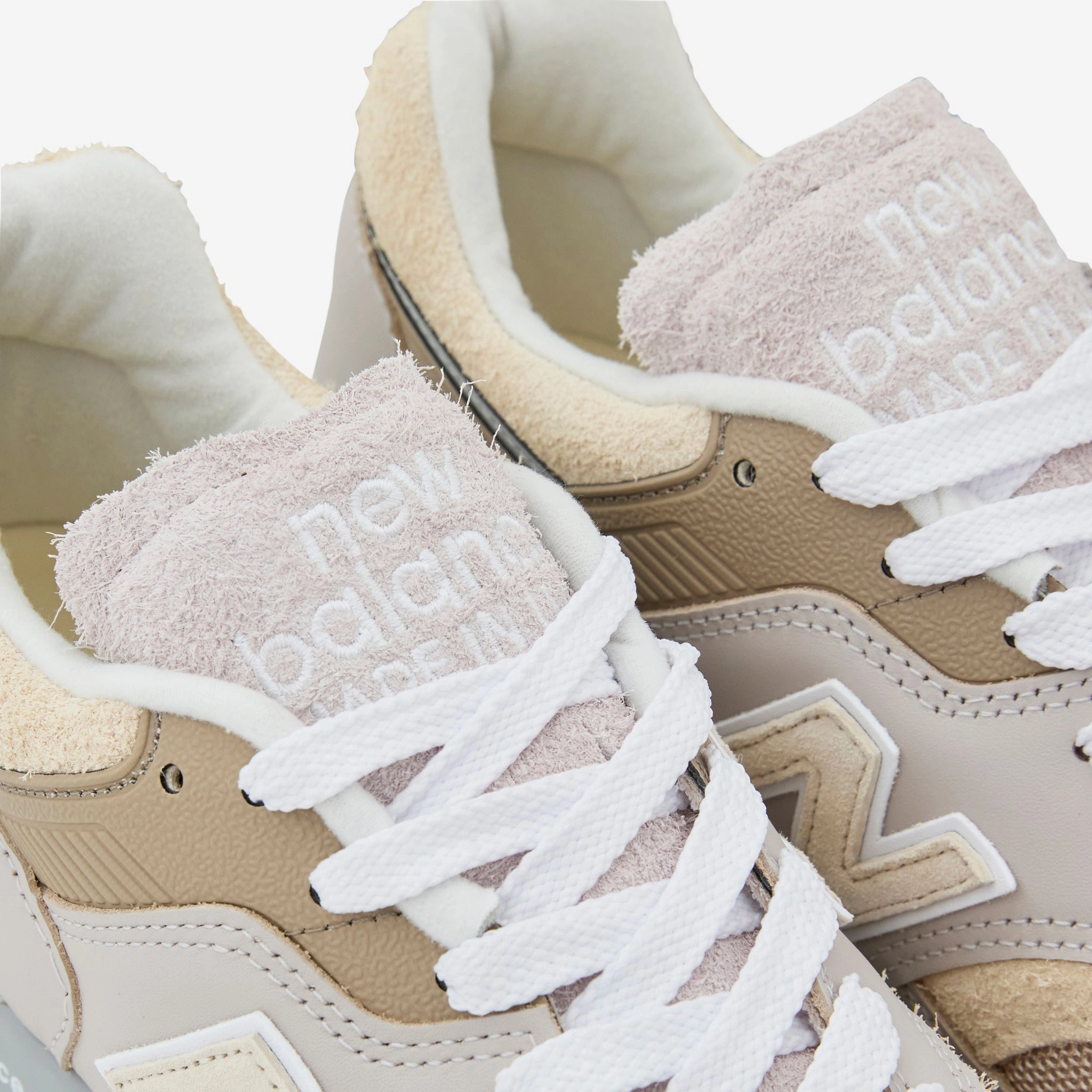 Made in USA 997 Moonrock | Driftwood