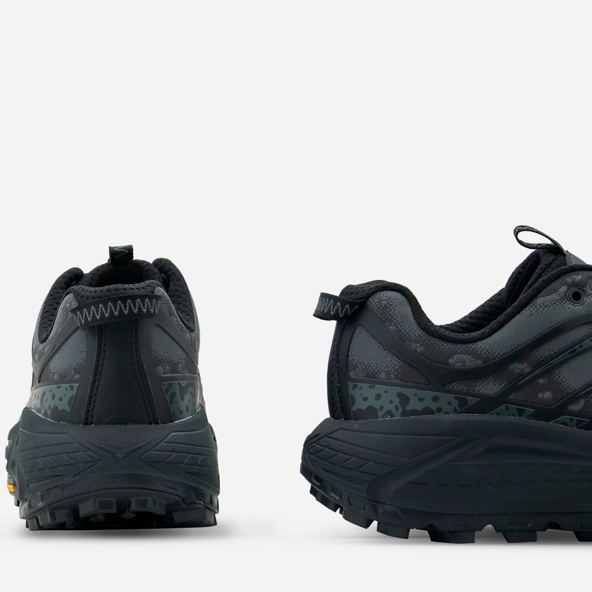 Mafate Three2 Black | Carbon Black