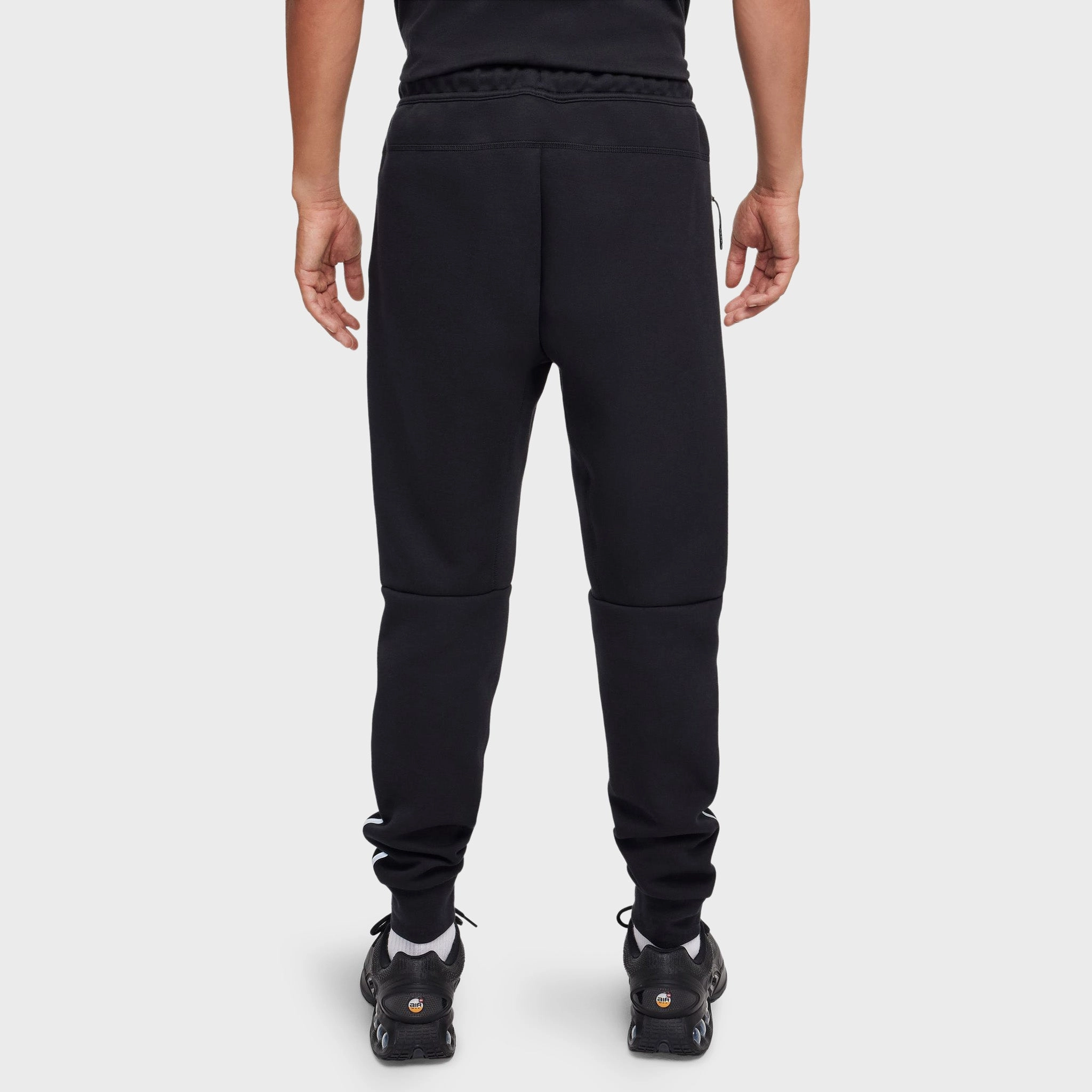 Nike Sportswear Tech Fleece Jogger Black / Bemis Silver