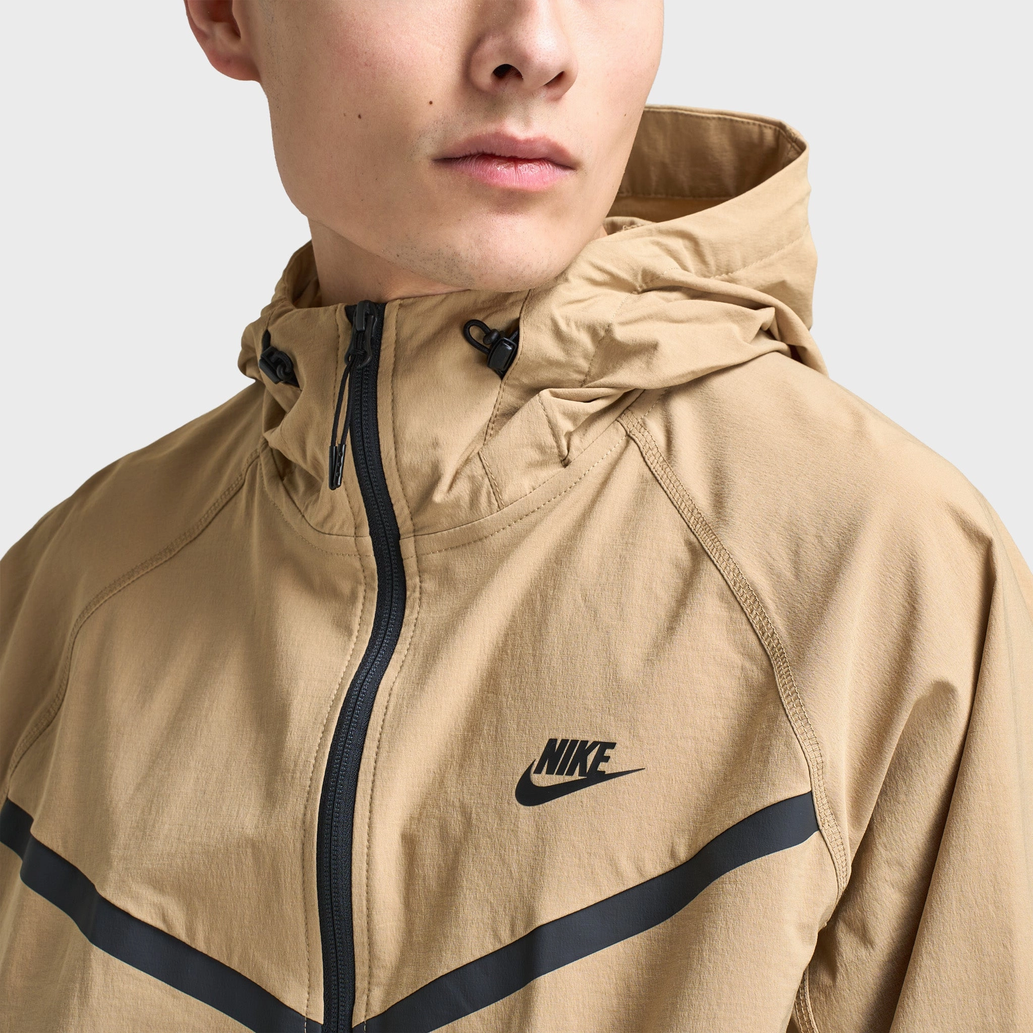 Nike Tech Woven Full Zip Windrunner Jacket Parachute Beige / Parachute Beige - Black