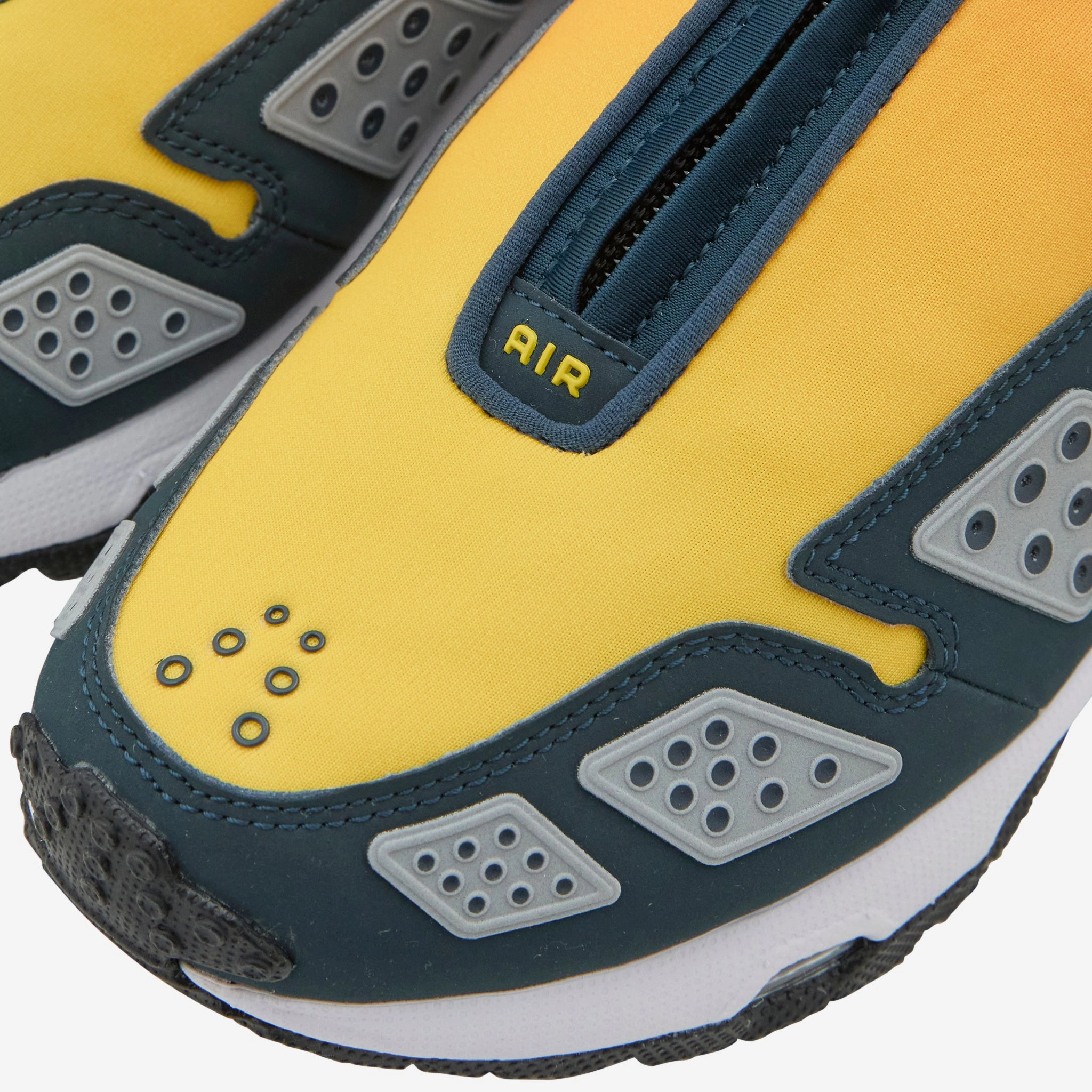 Women's Air Max SNDR Canyon Gold | Deep Ocean | Light Smoke Grey